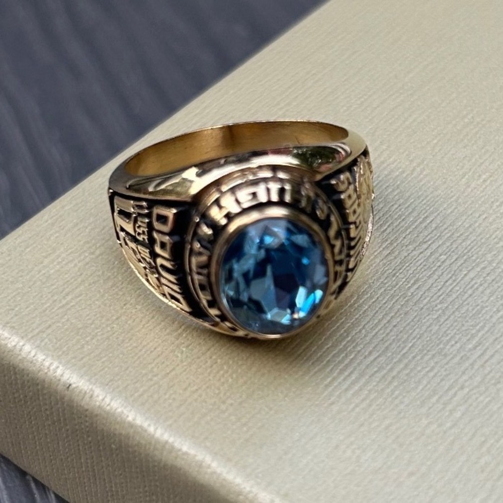 Washington High School Cougars Class Ring David 2015 Blue Stone Size 10.25